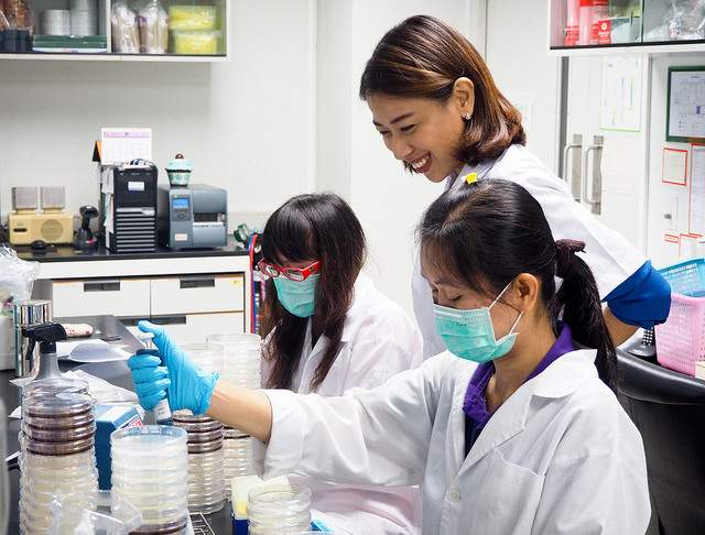 Honglada Thoetkiattikul, an ASEAN-U.S. science and technology fellow from Thailand, contributes to improving science-based policy-making in the region. Photo by Montakan Tanchaisawat, USAID. Licensed under CC-BY-SA-4.0.